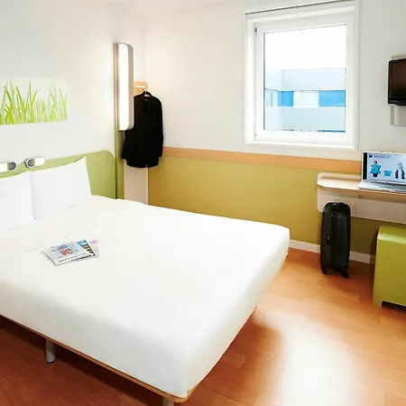Ibis Budget Rouen Sud Zenith ホテル